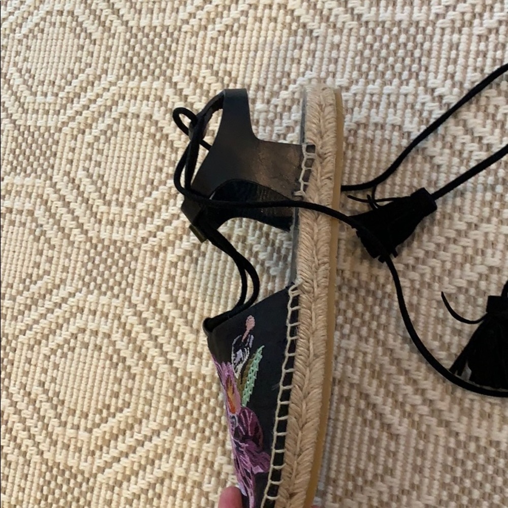 ETRO Embroidered Espadrilles- FITS LIKE SIZE 8/8.5 - Picture 8 of 8